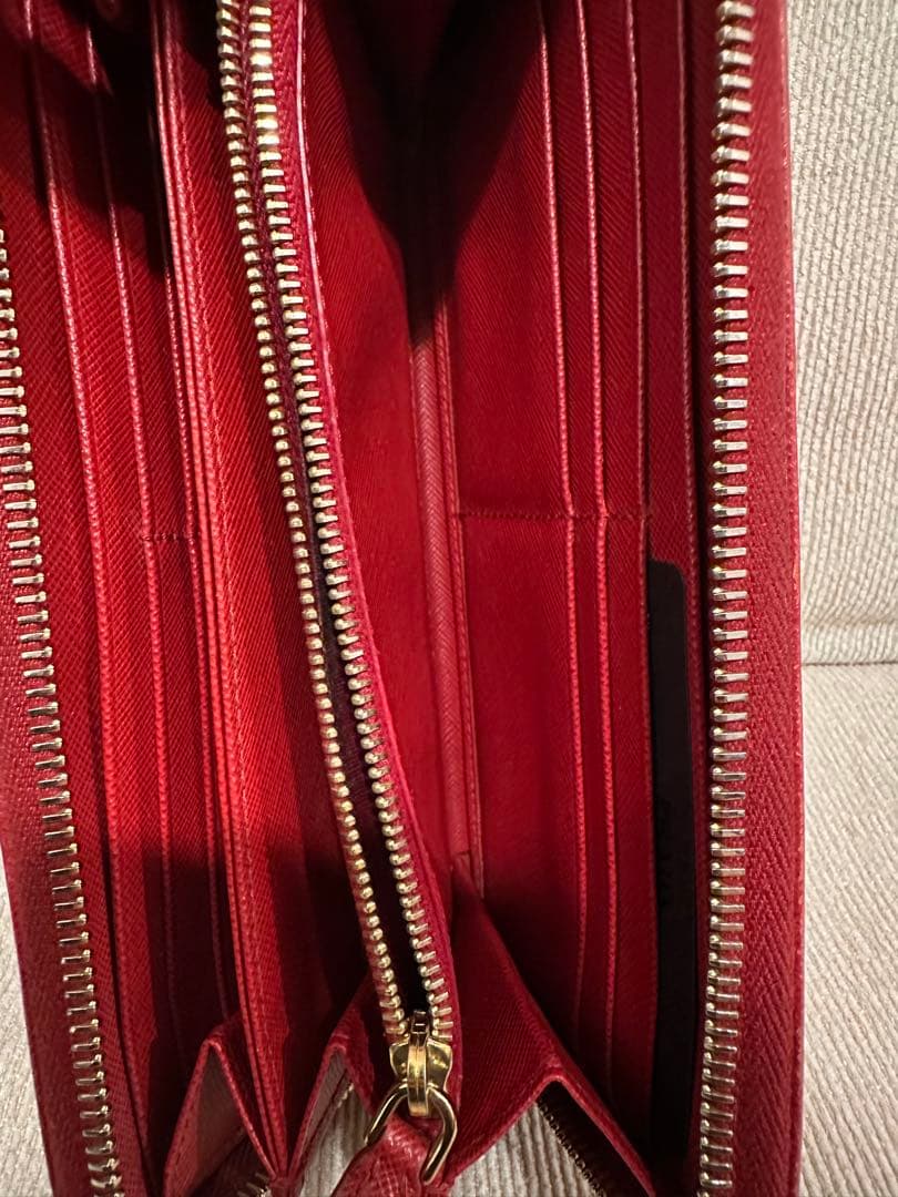 ★タイムセール★PRADA プラダ　ラウンドファスナー　長財布　赤　レッド