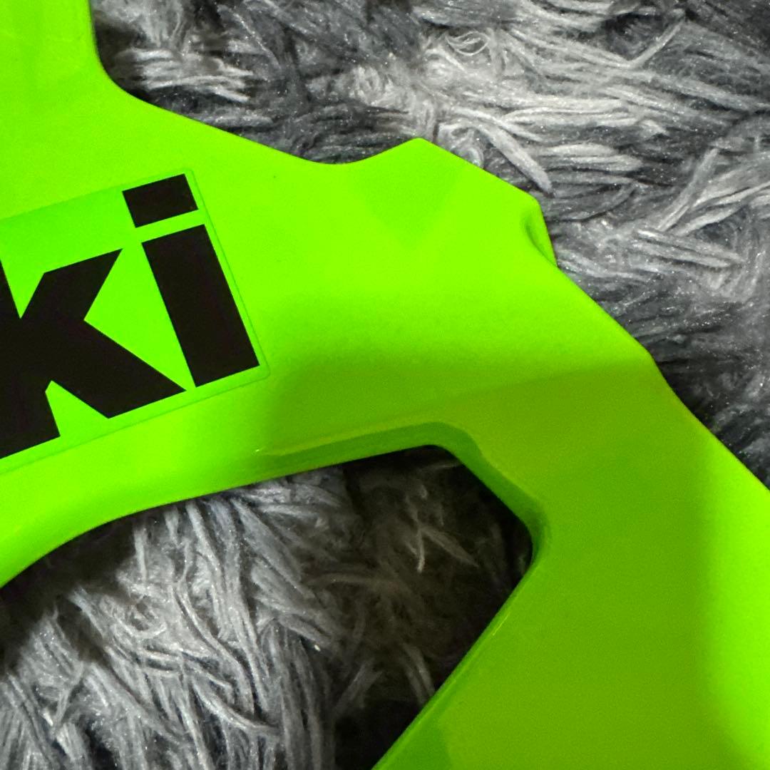 ninja ZX4RR純正アンダーカウル（左）