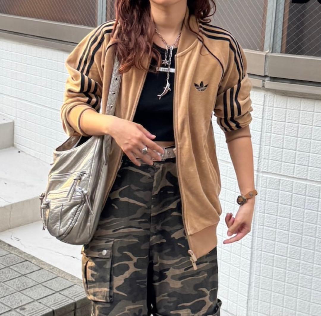 新品M】adidas アディカラー ブラウン ベロア トラックトップ 風早ゆうた