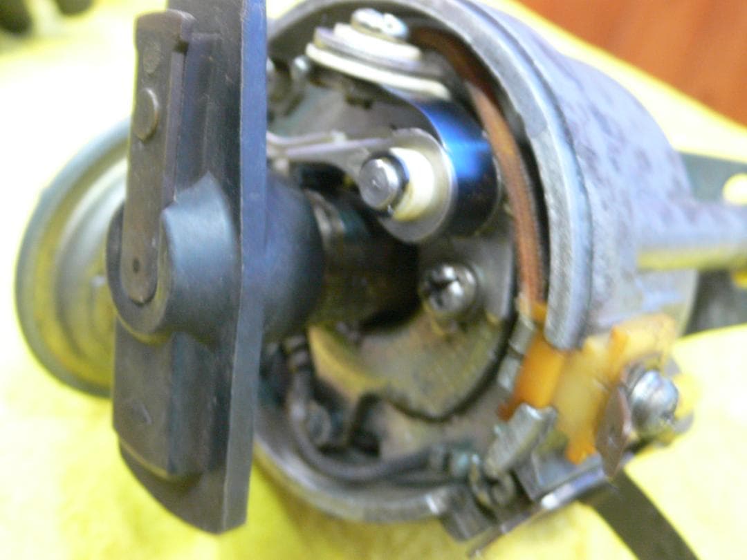 フェアレディSR311　U20エンジン部品 デストリビュータ