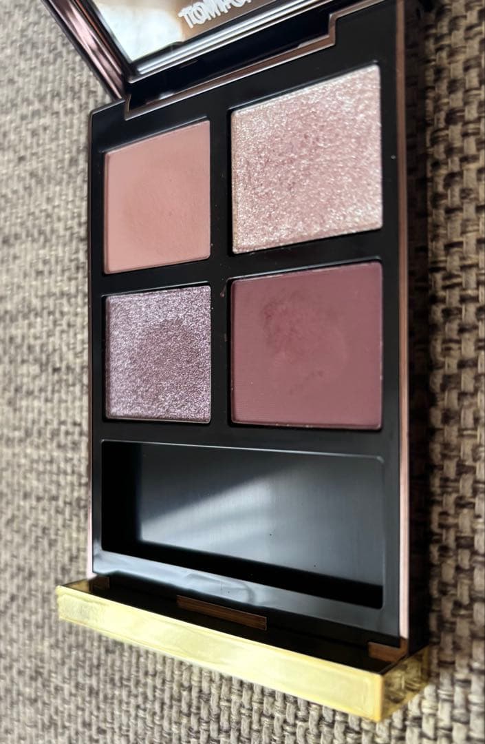 トムフォード　限定　アイ カラー クォード 01S メタリック モーブ