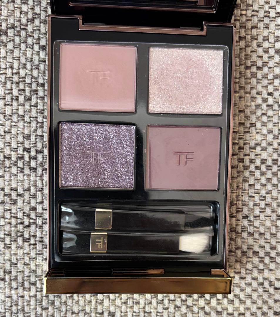 トムフォード　限定　アイ カラー クォード 01S メタリック モーブ