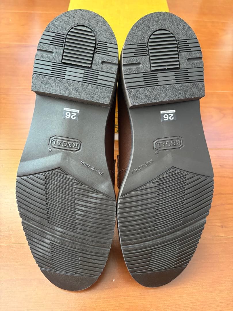 REGALの茶色のローファー