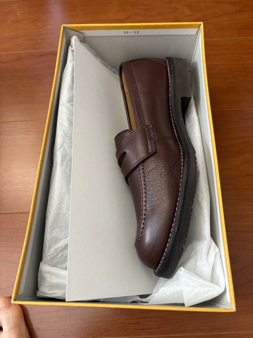 REGALの茶色のローファー