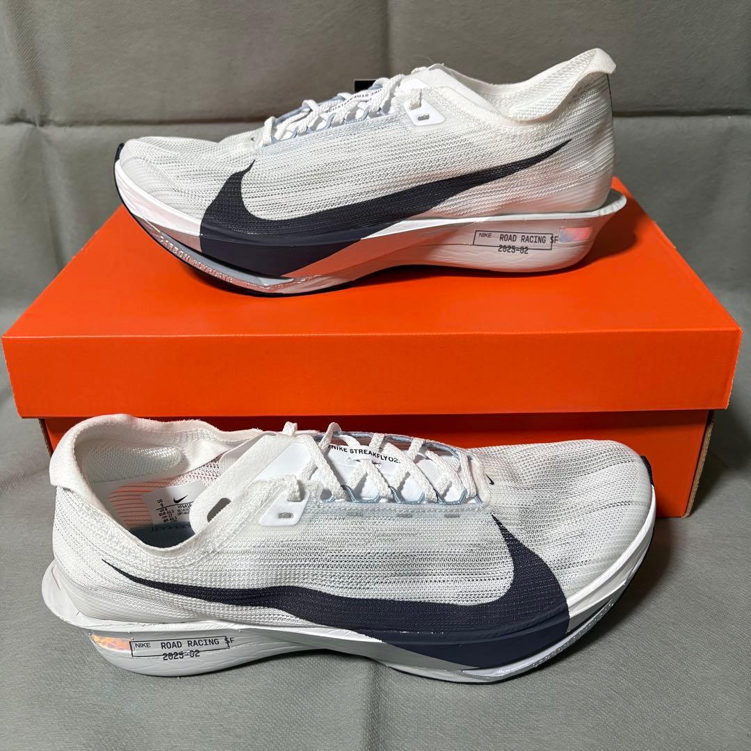 ナイキ　ストリークフライ2 ホワイト　ブラック　白　黒　ランシュー　28.0