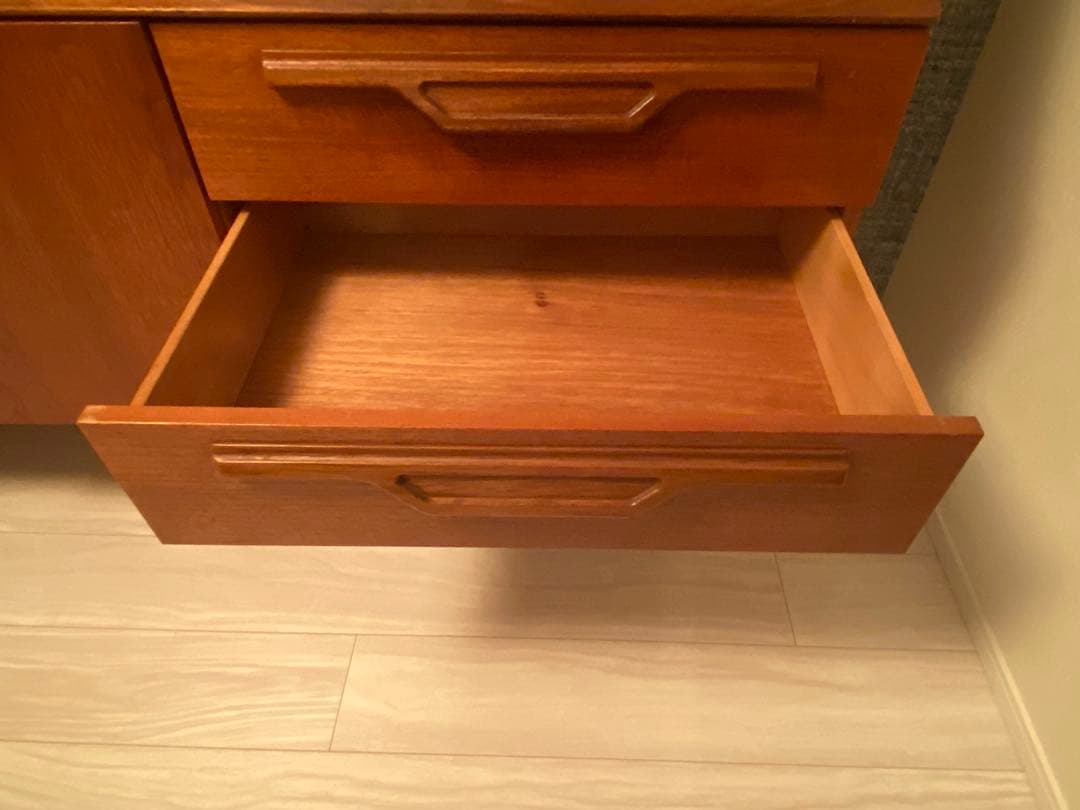 【最終値下】イギリス　ヴィンテージサイドボード