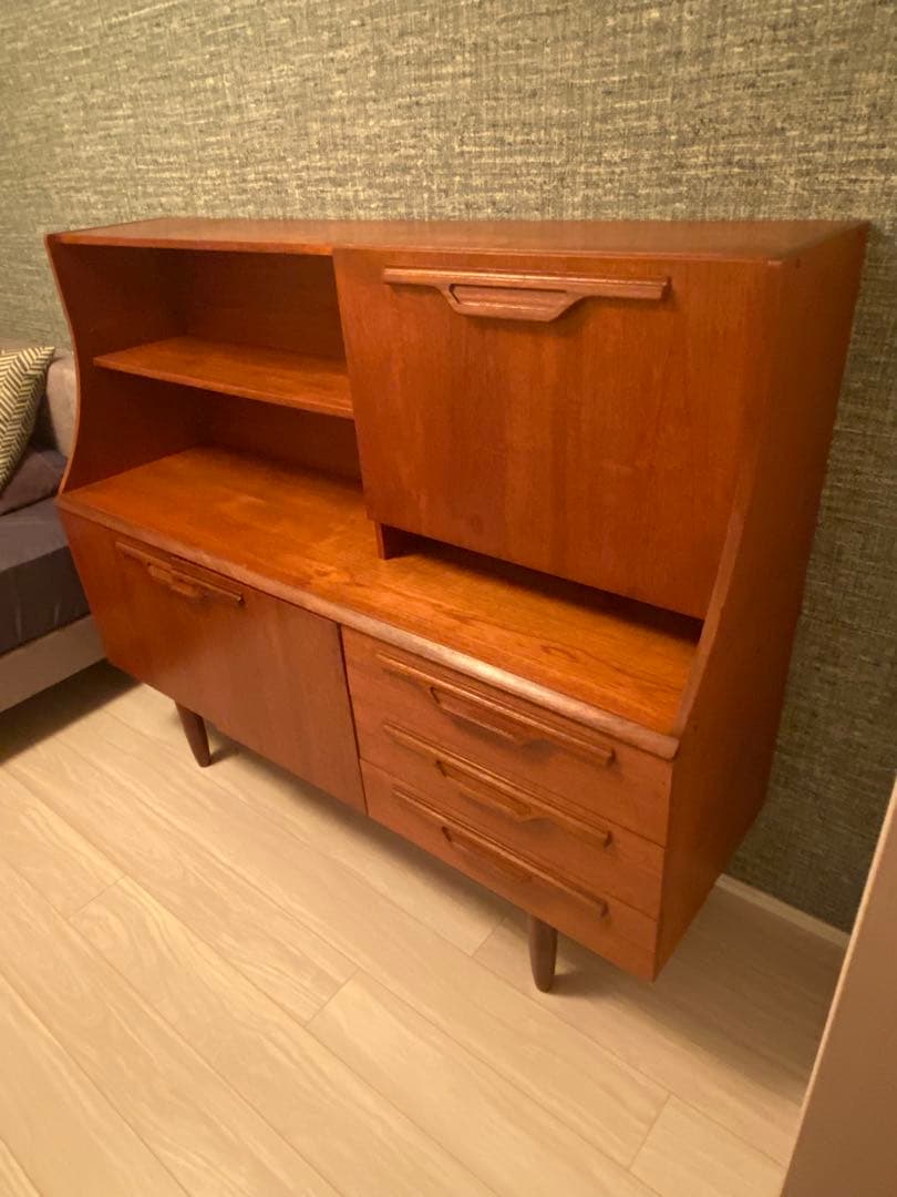 【最終値下】イギリス　ヴィンテージサイドボード