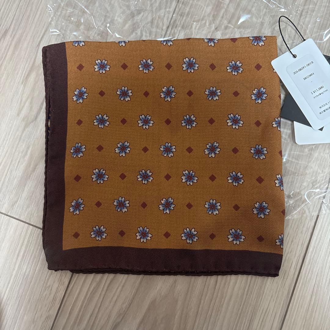 トリートドレッシング　花柄蝶ネクタイ、ポケットチーフ