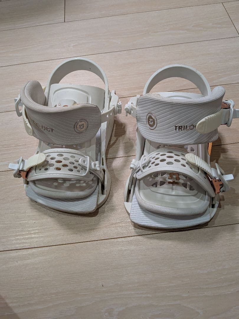 TRILOGY スノーボード　ビンディングホワイト　UNION　ユニオン