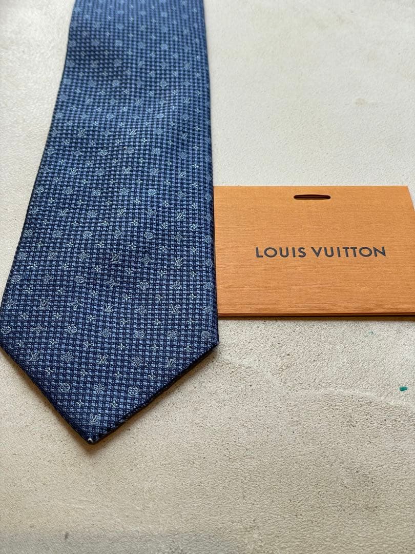 【美品】LOUIS VUITTON ネイビー ネクタイ　現行モデル