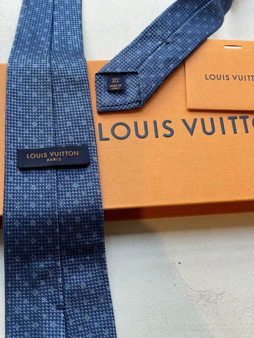 【美品】LOUIS VUITTON ネイビー ネクタイ　現行モデル