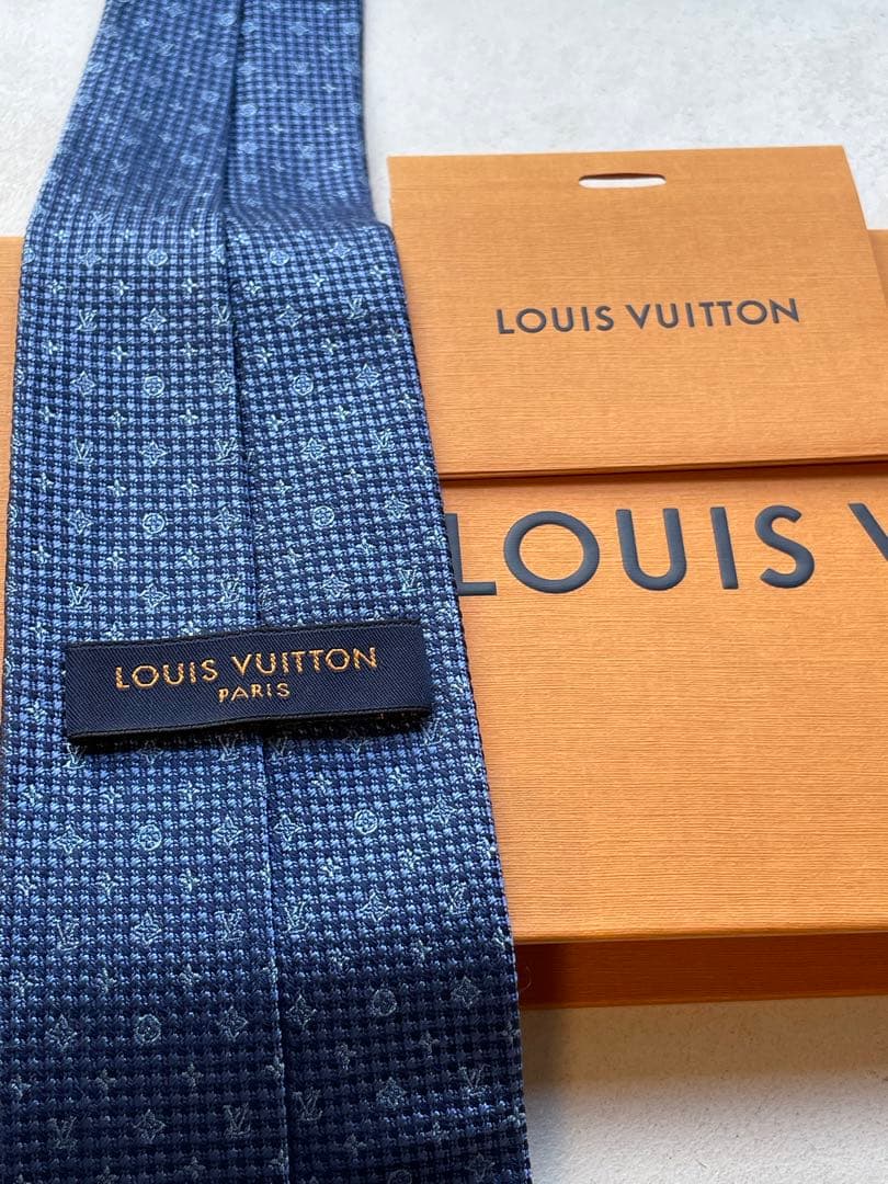 【美品】LOUIS VUITTON ネイビー ネクタイ　現行モデル