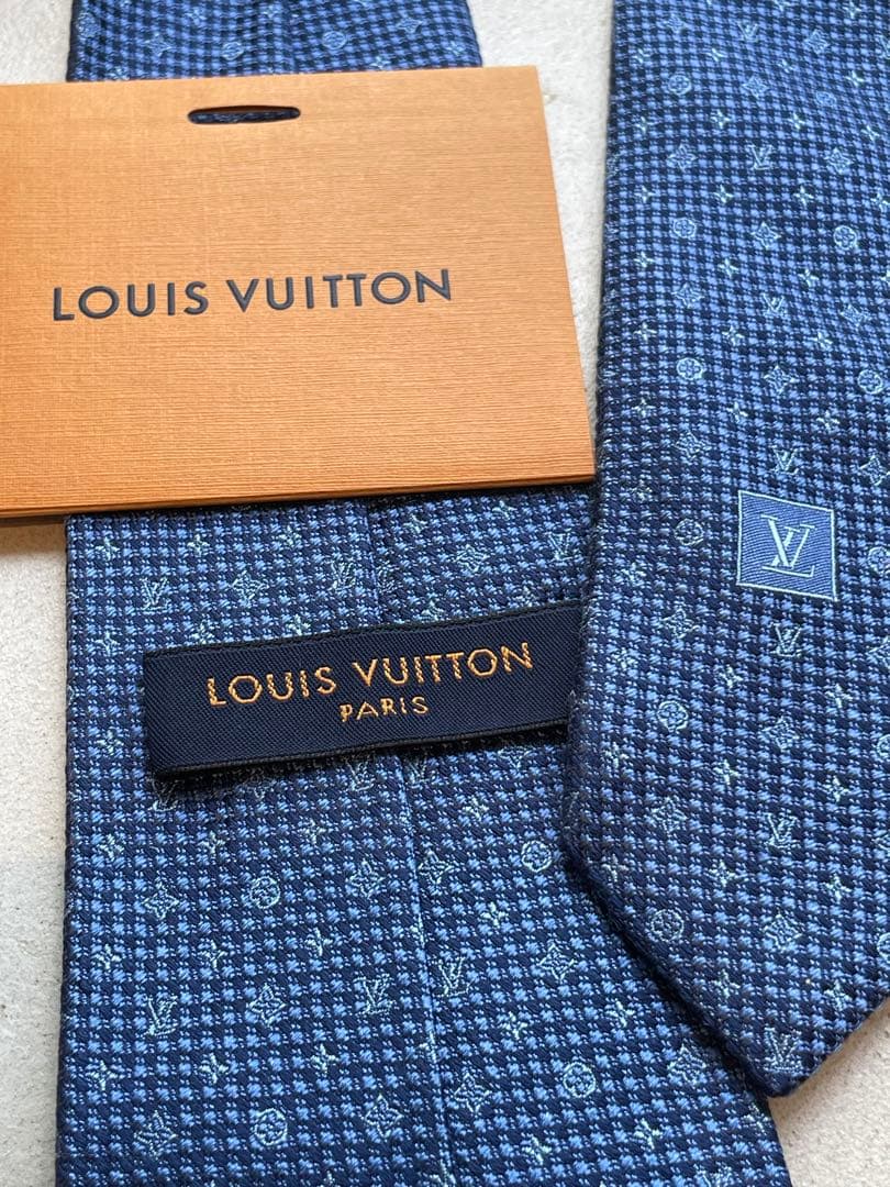 【美品】LOUIS VUITTON ネイビー ネクタイ　現行モデル