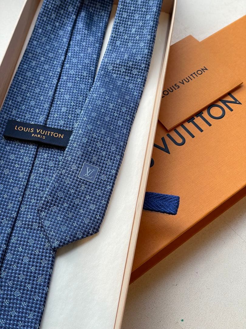 【美品】LOUIS VUITTON ネイビー ネクタイ　現行モデル