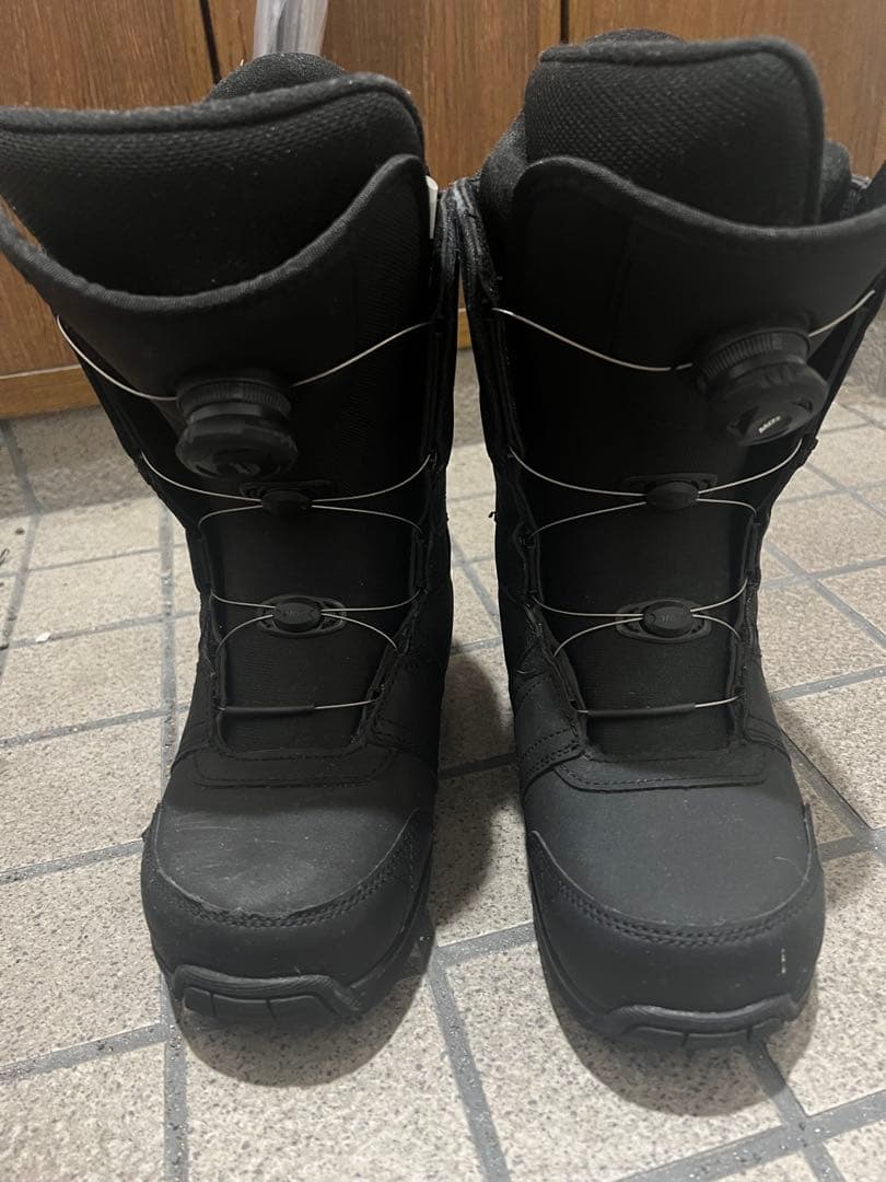 女性用 ブラック スノーボードブーツ　24cm