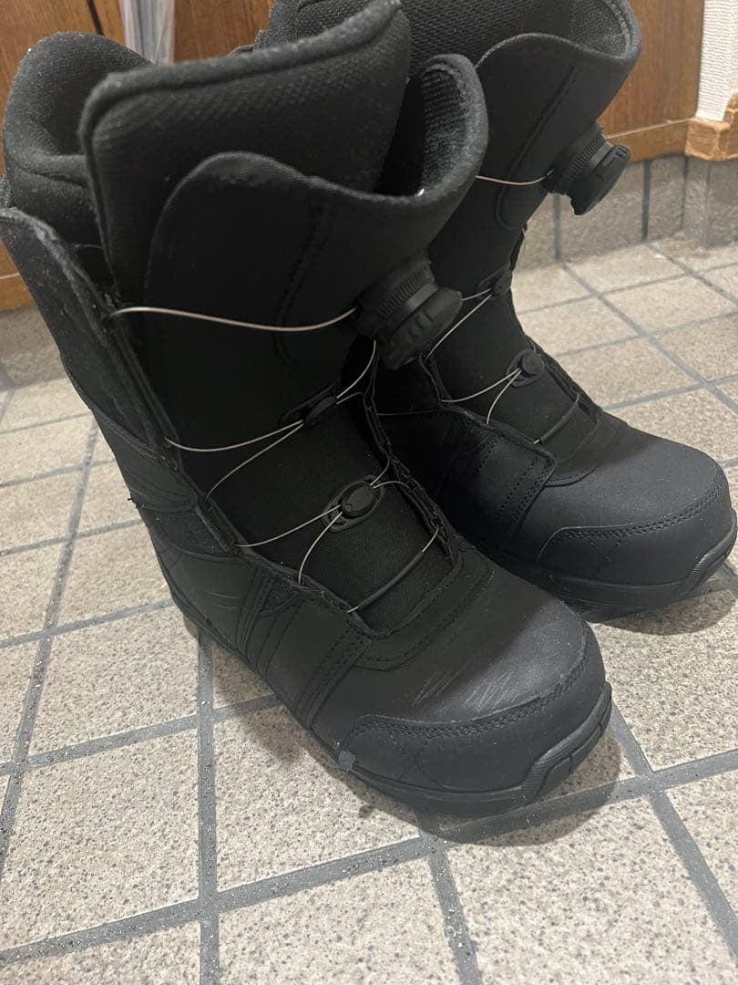 女性用 ブラック スノーボードブーツ　24cm