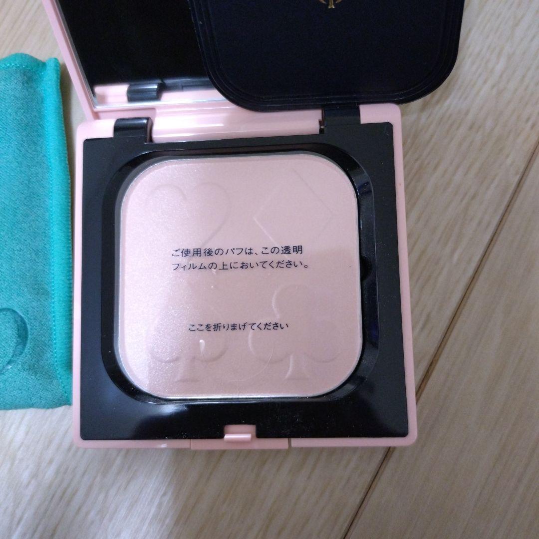 プードルコンパクトエサンシエル　ピンク　プッシュミー