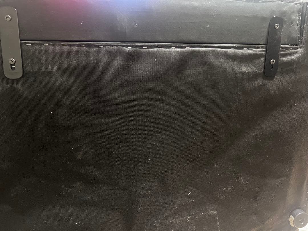 (マスターチーズ)黒の3人掛けソファ