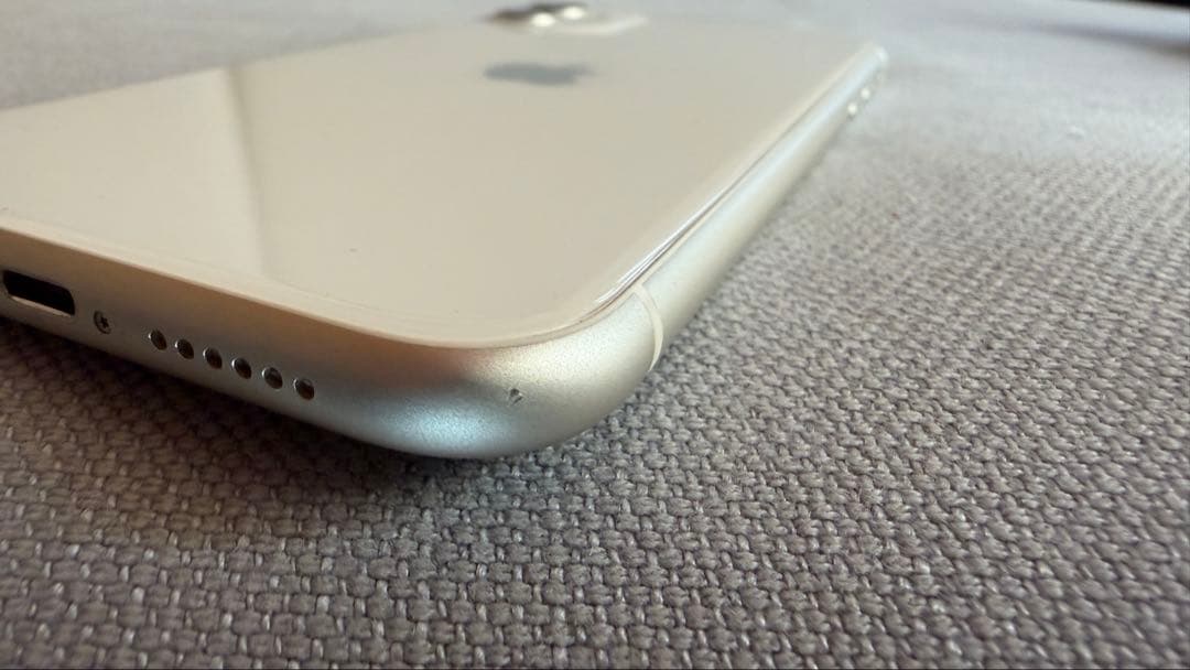 iPhone11 128GB ホワイト　容量80% 付属品未使用