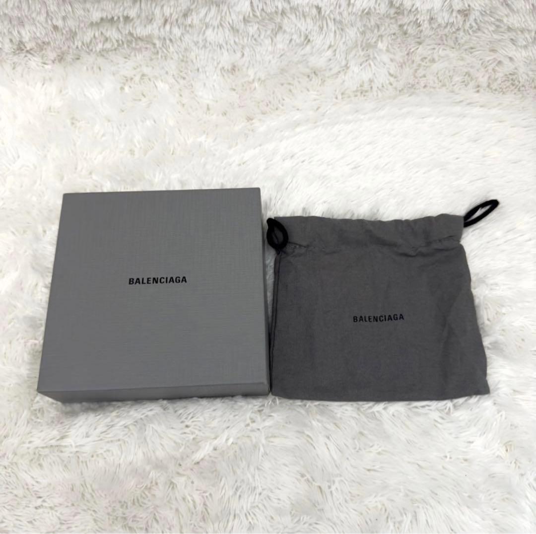 バレンシアガBB二つ折り財布