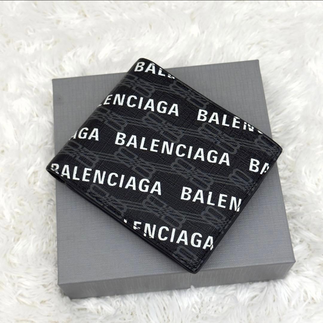 バレンシアガBB二つ折り財布