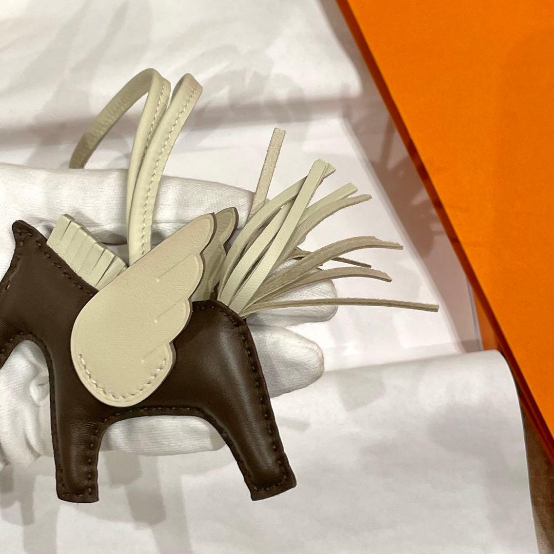 【新品未使用】エルメス チャーム ロデオ PM ペガサス　ショコラ　クレ