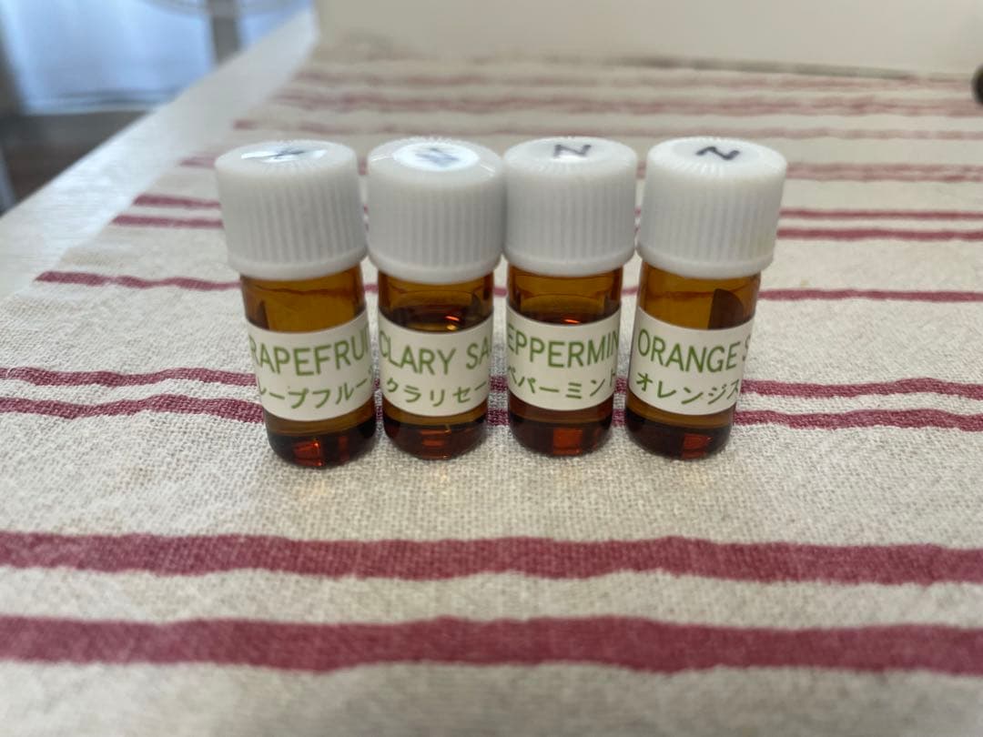 【真性】【天然】アロマ精油30種&アロマテラピー事典