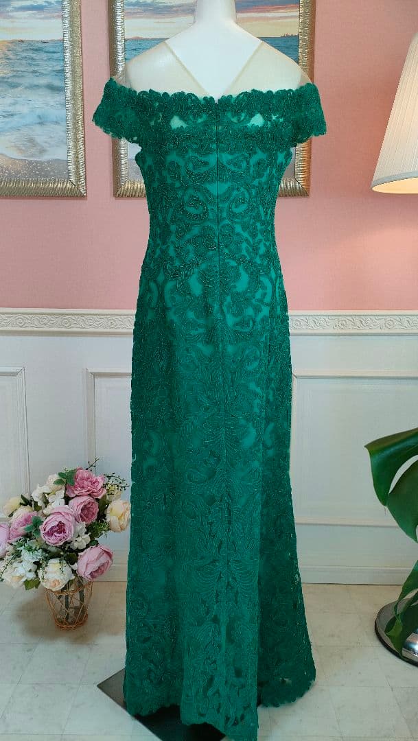 てんとう虫です。TADASHI SHOJI グリーン コードraceドレス