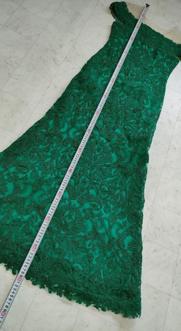 てんとう虫です。TADASHI SHOJI グリーン コードraceドレス