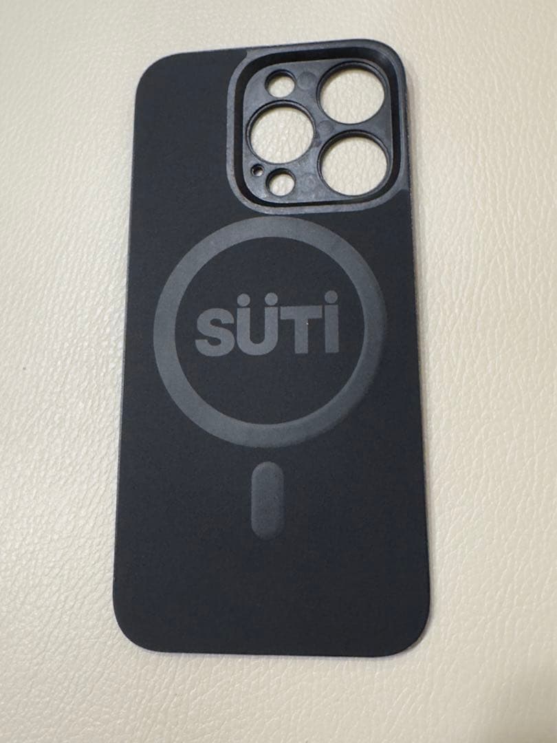 SÜTIシリコン製 iPhon15PRO用ケース 黒