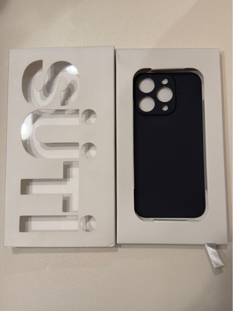 SÜTIシリコン製 iPhon15PRO用ケース 黒