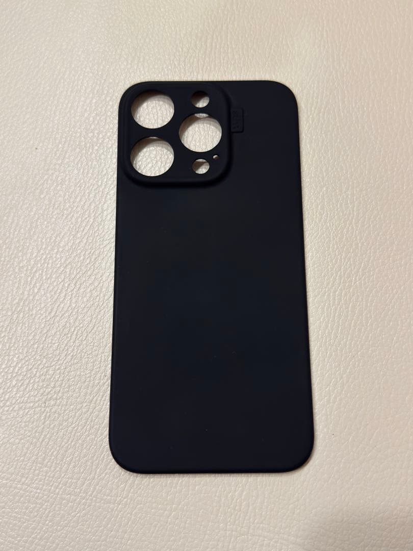 SÜTIシリコン製 iPhon15PRO用ケース 黒