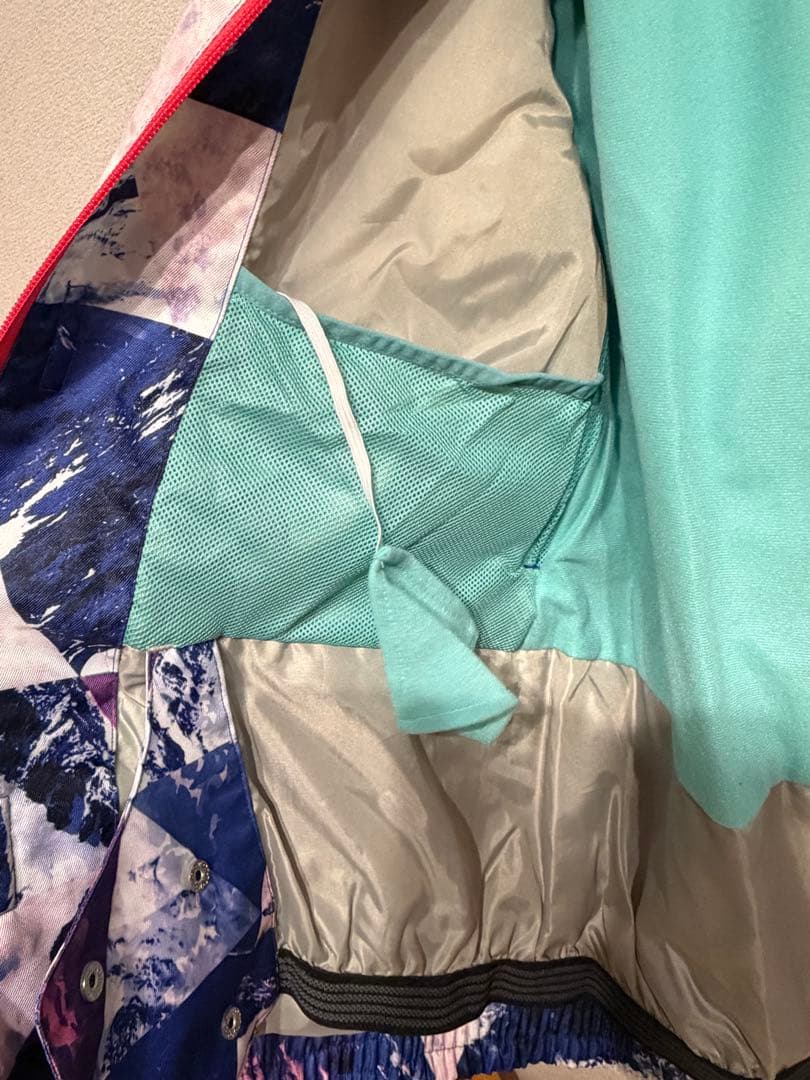 スノーボードウェアセット（ジャケット・パンツ）　レディース Mサイズ　DLite