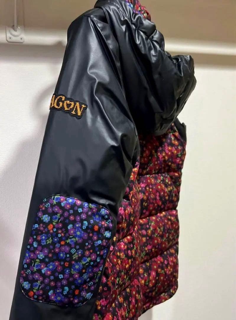 【新品タグ付】最終SALE。ダンスウィズドラゴン　可愛いダウンジャケット