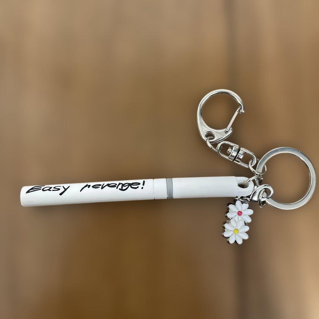 （最終値下げ）チェンソーマン　タバコキーホルダー　easy revenge