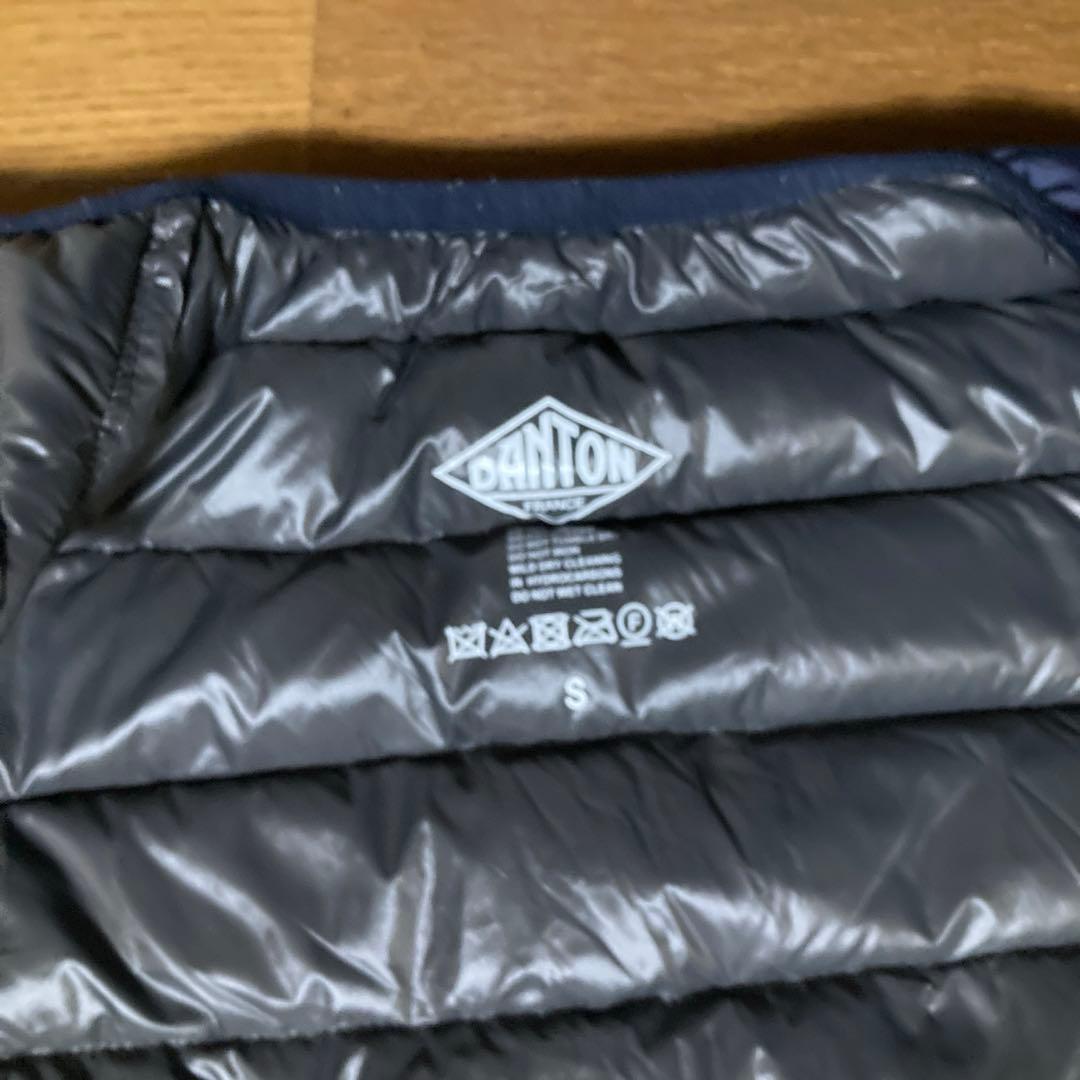 美品収納袋付きDANTON インナーダウン ベスト レディース クルーネック