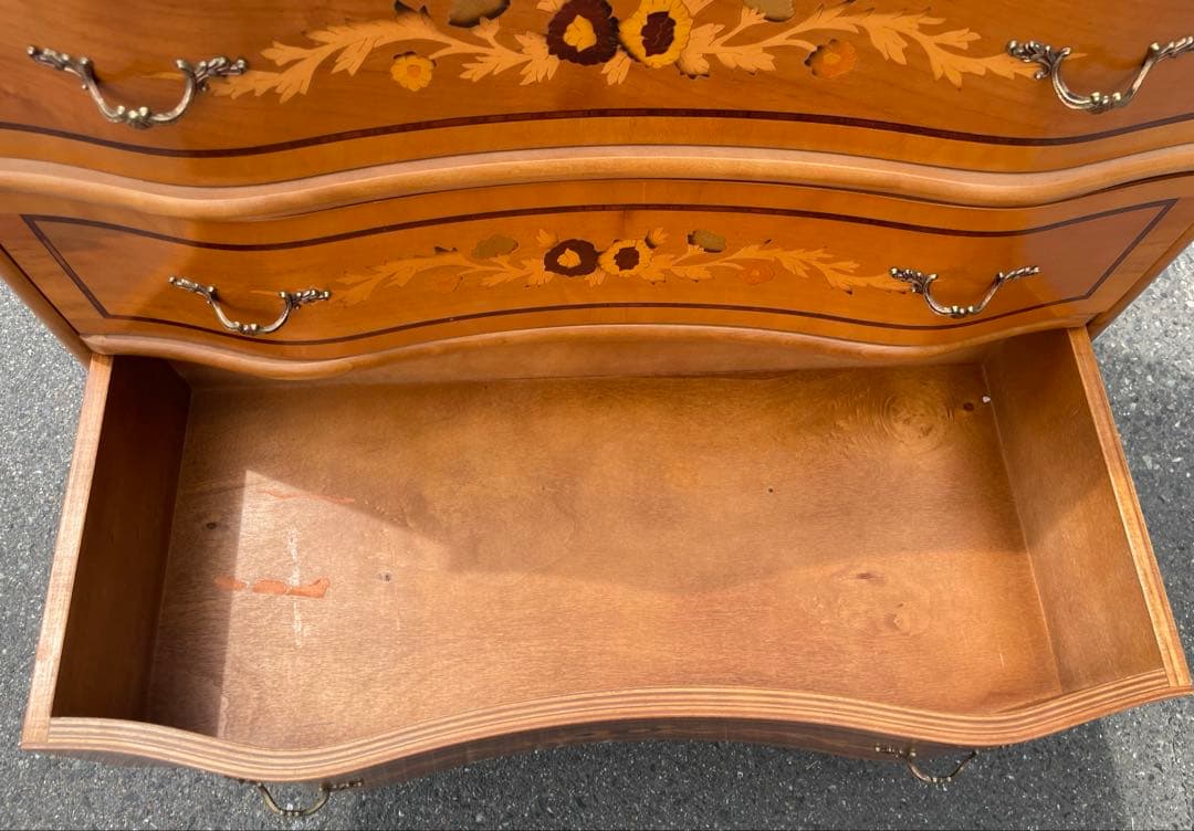 チェスト　猫足　洋服箪笥　タンス　アンティーク　住まい　インテリア　家具