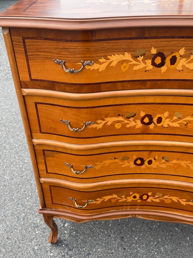 チェスト　猫足　洋服箪笥　タンス　アンティーク　住まい　インテリア　家具