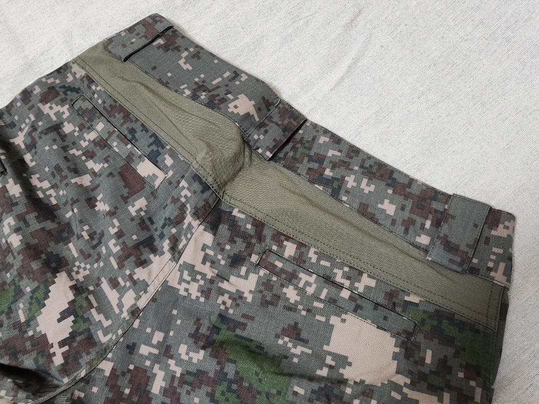 【新品】韓国軍　大韓民国陸軍　戦闘服　フィールドパンツ　TYR　私物品