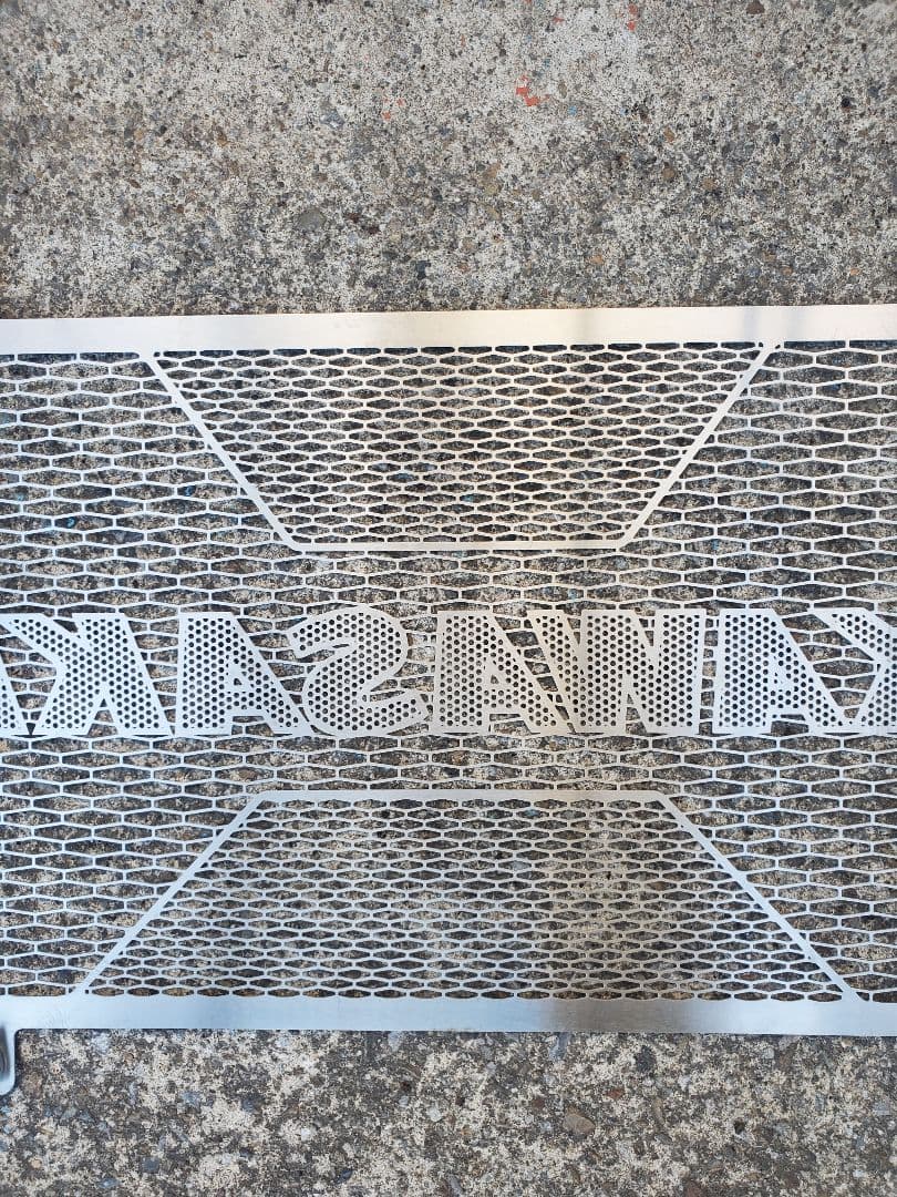 カワサキZ900RS用 純正ラジエターガード 美品