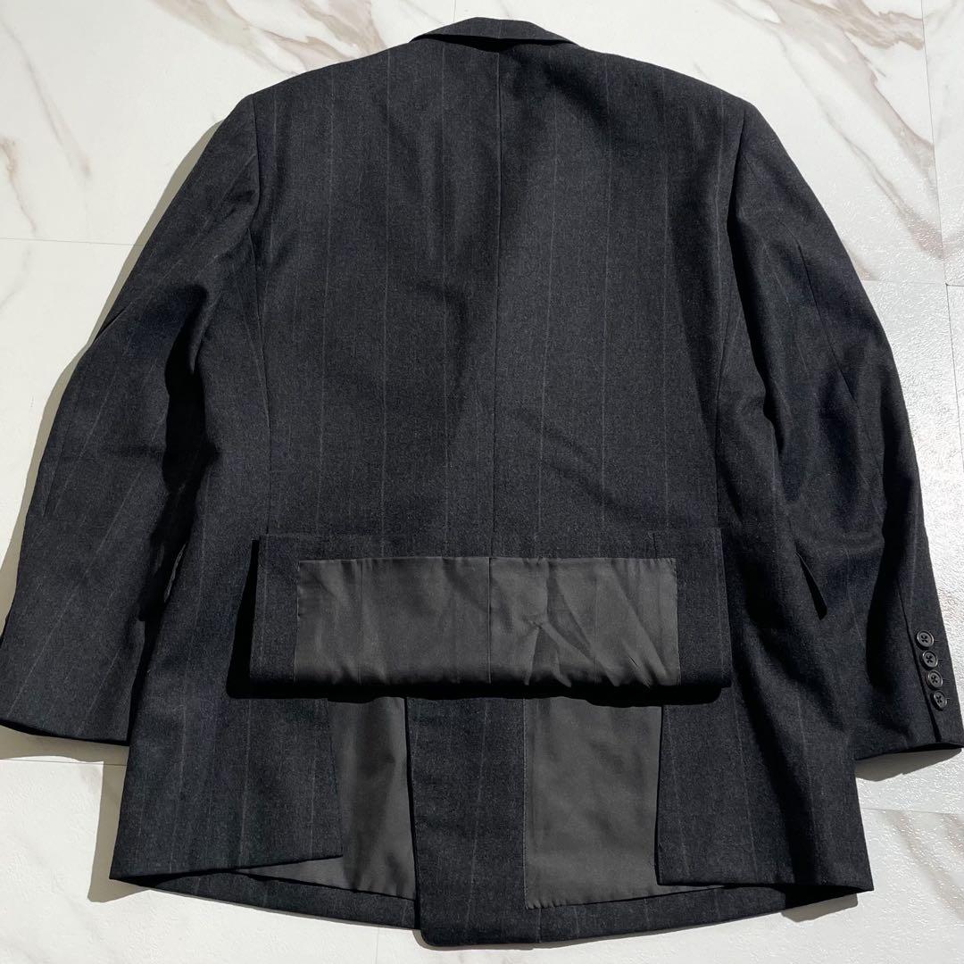 Burberryダークグレー ストライプ ダブルブレストスーツ　ウール