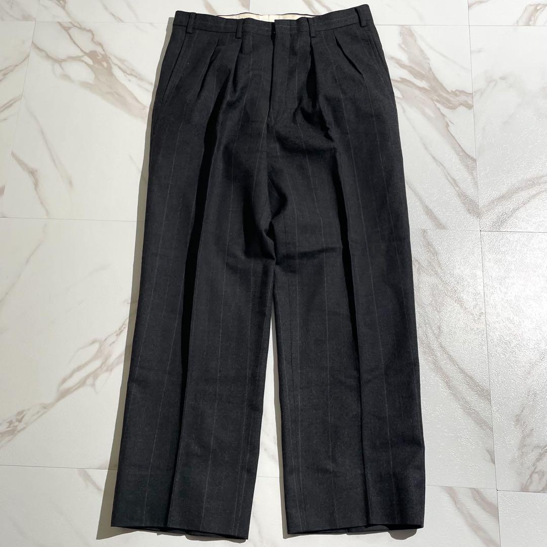 Burberryダークグレー ストライプ ダブルブレストスーツ　ウール