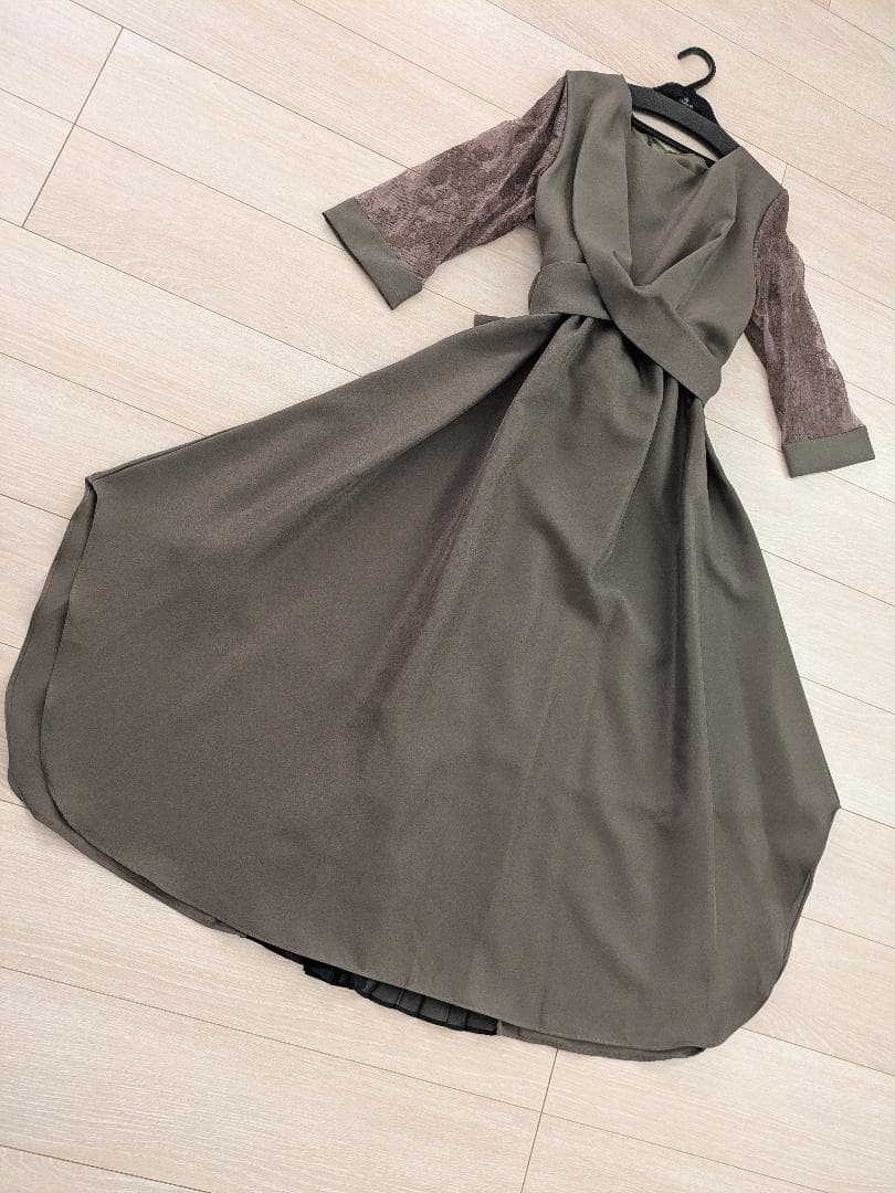 【3日間限定セール！】新品タグ付 Pour Vous レーススリーブドレス 4L