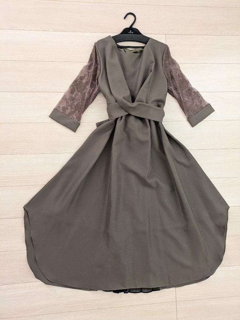 【3日間限定セール！】新品タグ付 Pour Vous レーススリーブドレス 4L