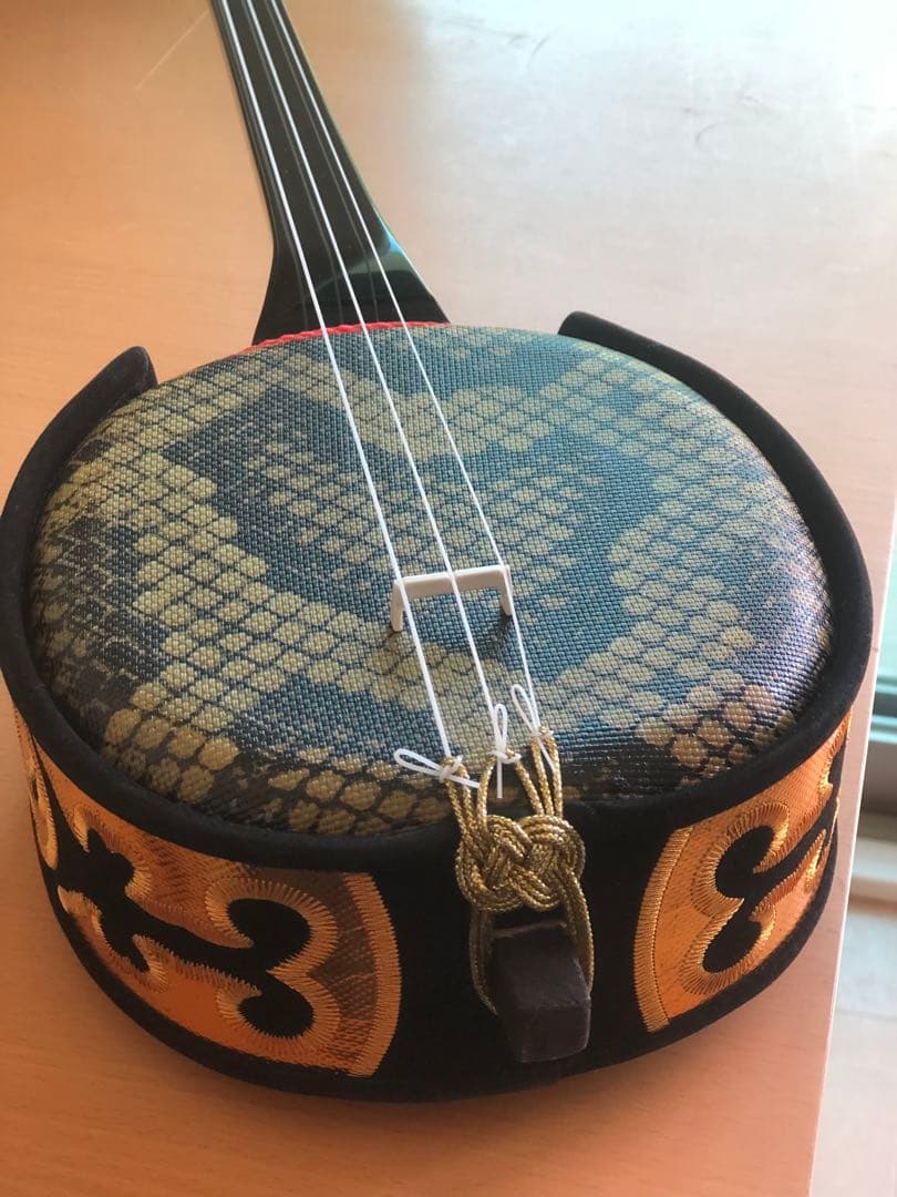 最終値下げ！新品！チューナー付き　ミニ三線