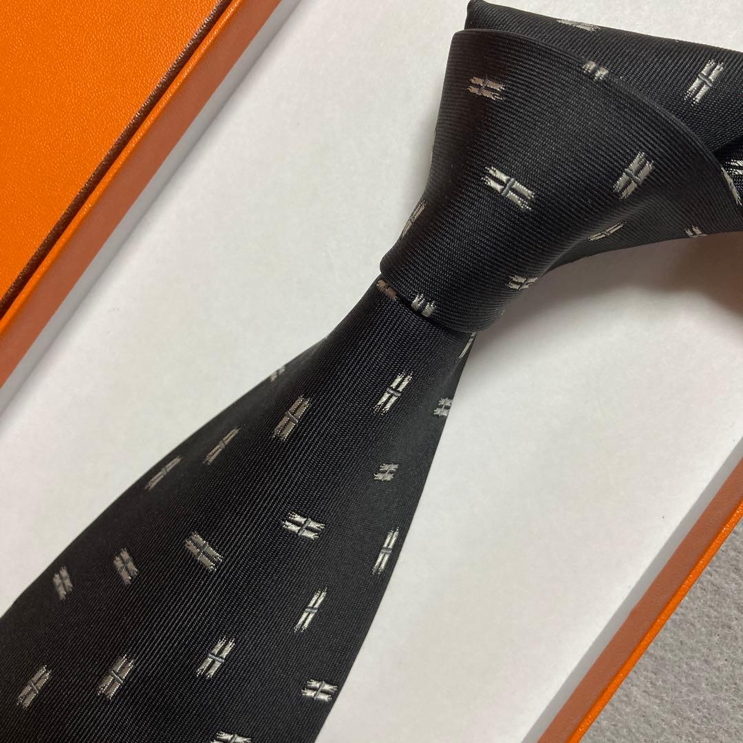箱付　美品　エルメス　ネクタイ　黒　H柄　シルクジャガード