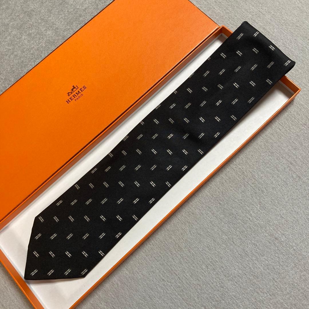 箱付　美品　エルメス　ネクタイ　黒　H柄　シルクジャガード