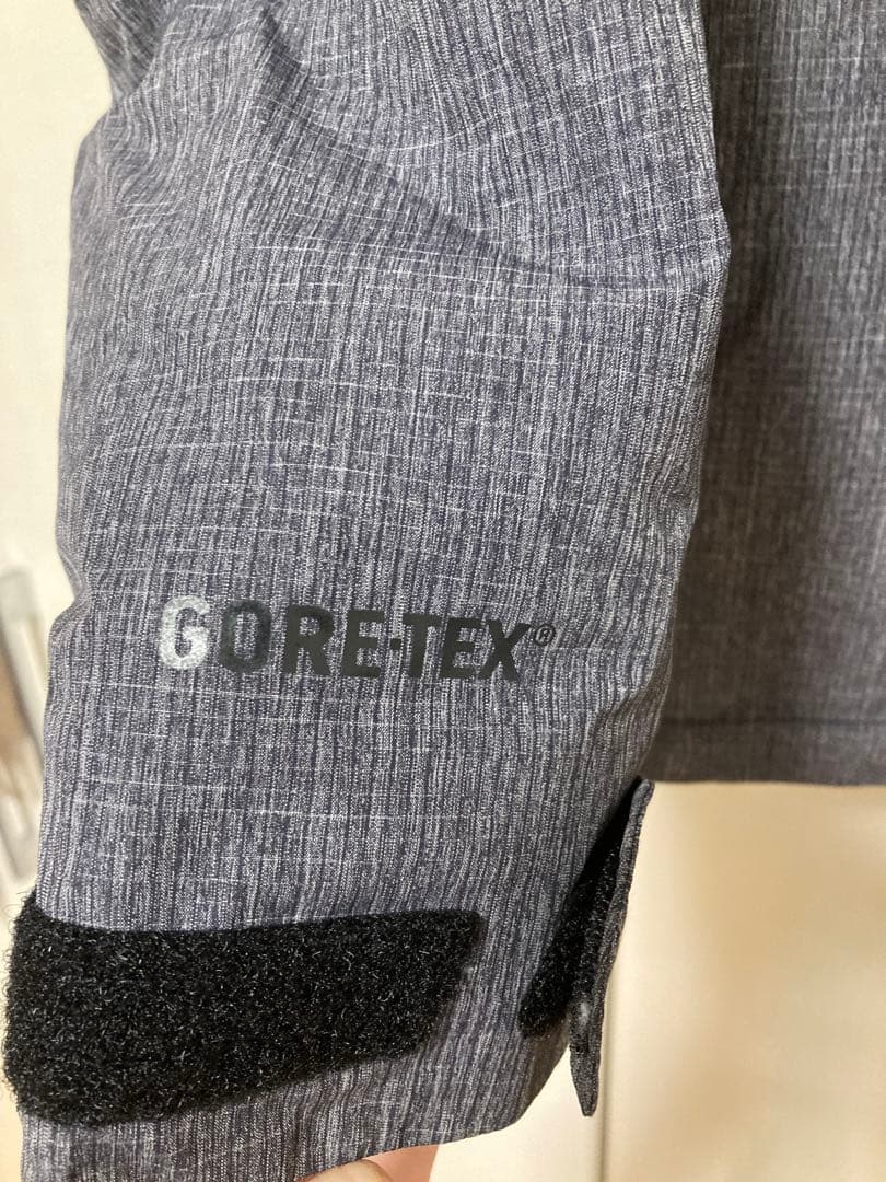 Burton [AK]スノーボードジャケット レディースSサイズ グレー