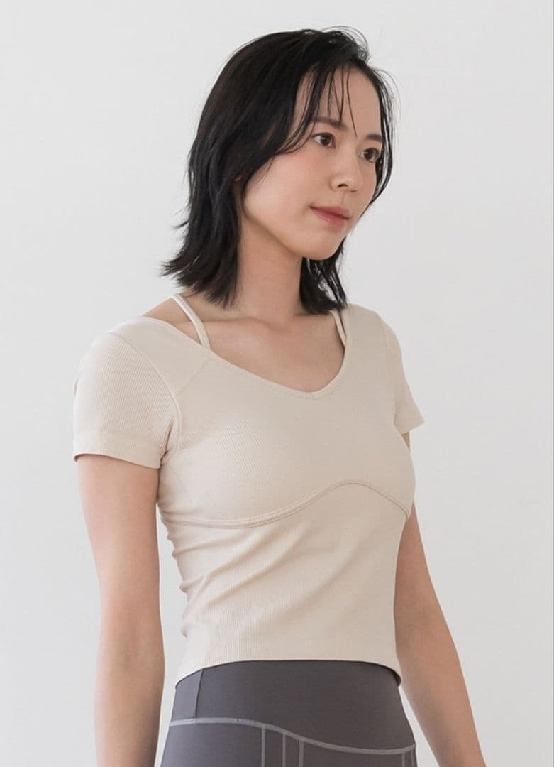 完売品　新品未開封【SUKALA】カップ付きオープンネックニット　Ｌ