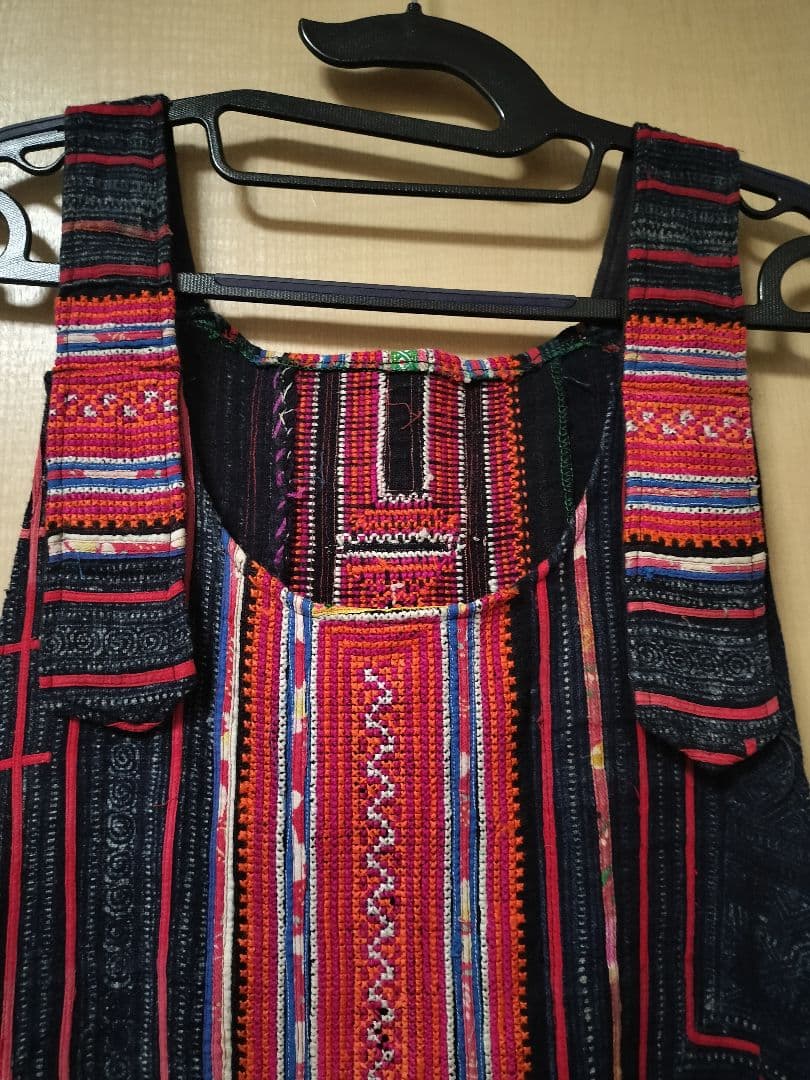 エスニック　オーバーオールミニワンピース　モン族衣類　古着　手刺繍　タイ製1